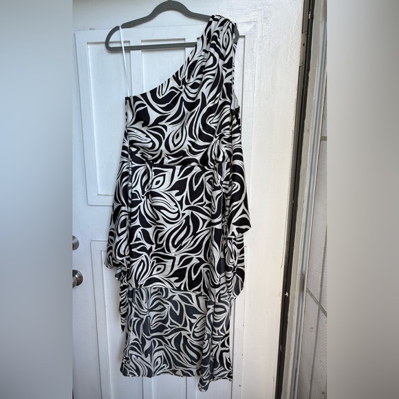 Size 14 Donna Morgan Black and White High Low Dress - Picture 1 of 2